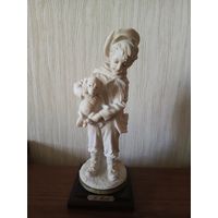 Статуэтка "Мальчик с собакой" Бруно Мерли Каподимонте.