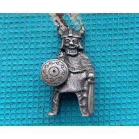 Фигурка эпохи Викингов. Божество или легендарный воин. Щит с Рунами. Меч в левой руке! Клеймо! Вес 38,47. Раннее Средневековье. Скандинавское серебро - сплав Ag и Pb 91/9 %