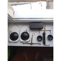 Набор гирек не полный. Весы маятниковые, есть повреждения большой чаши.