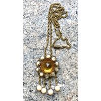 Кулон на цепочке. Колье