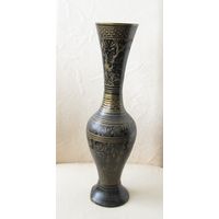 Все лоты с рубля.Ваза Индия,латунь,ручная работа,h-32 см,60-е г.г.