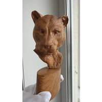 Статуэтка, бюст из дуба  Львица