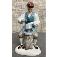 Статуэтка Royal Doulton Ювелир Англия 1959 год. 9 х 16 см