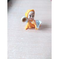 Игрушка Киндер из серии "Маша и медведь".
