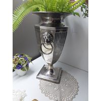 Серебряная ваза со львами с 1 рубля