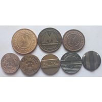 Жетоны метро и телефонные (8 шт.).