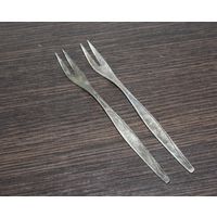 Двузубые вилки для закусок или десертов, клеймо.