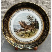 Охотничья фарфоровая тарелка Eschenbach Bavaria. Благородный олень . Германия 23.5 см.