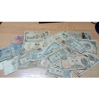 Кучка сильно потрепанных банкнот для творчества, рукоделия и т д