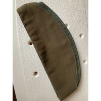 Оригинальная пилотка советского пилота-тех.состав носил береты-эта офицерская. Для работ на аэродроме.