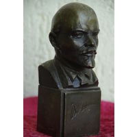 Бюст  Ленин  ( авт. Чалкин )  высота 18 см