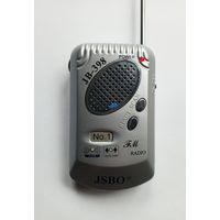 Небольшой FM радиоприёмник. Рабочий. Как новый. С фонариком.