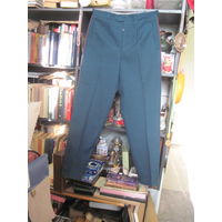 Брюки советские офицерские парадные на 46/3-4 размер.