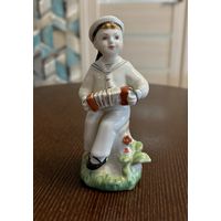 Статуэтка Фарфоровая Матрос с гармошкой . ЛФЗ