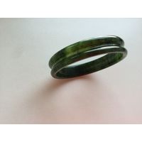 Браслет из нефрита.