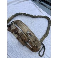 Прочнейший ремень советского  "высотника" ,"столбешника"-держит до 500кг . 60-х годов .Высочайшее качество в соответствии со стандартами безопасности.