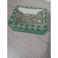 Старая металлическая коробка из-под конфет