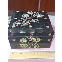 Старинная шкатулка , ручная работа и роспись .