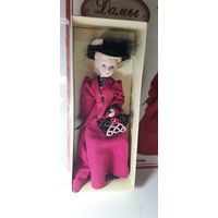 Фарфоровая кукла. В упаковке