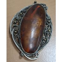 Брошь винтажная. Мельхиор с янтарем. 6см