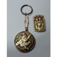 Брелок и значок "Обезьяна" 2004 г. Алюминий.