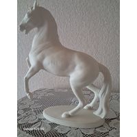 Фарфоровая статуэтка конь Goebel