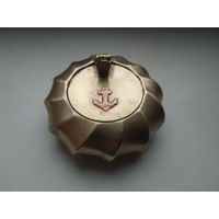 Винтажная карманная латунная пепельница.