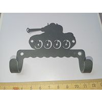 Металлическая  вешалка  . "  Танк " .