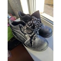 Ботинки рабочие. Размер 43.