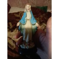 Фигурка Девы Марии