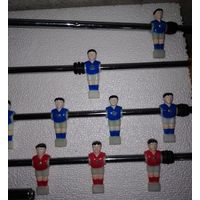 Футболисты с настольного футбола