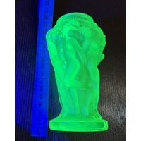 Вазочка из уранового стекла . Производство Чехия