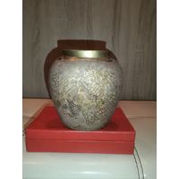 Тяжёлая, латунная вазочка "Фрукты" с эмалями, высота 12 см.