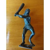 Фигурка первобытного человека.