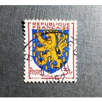 Марка Франция 1951 год Герб