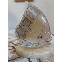 Статуэтка рыба из камня селенит