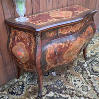 Комод старинный.