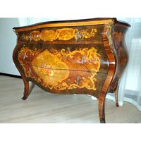 Комод старинный.