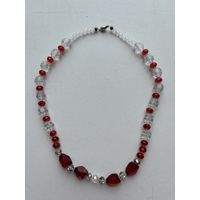 Винтажные бусы из Бела красного пластика