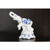 Фарфоровая статуэтка "Слон".
