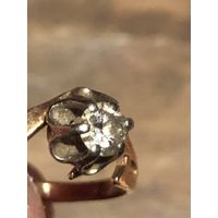 Кольцо золотое с крупным бриллиантом