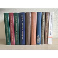 Современный польский, шведский, норвежский, кенийский, болгарский, испанский, румынский, английский политический детектив.