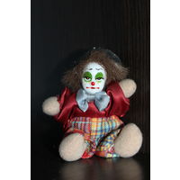 Коллекционная, фарфоровая кукла "Клоун" с мягким телом.