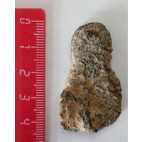 Древность. Интересный предмет. Бронза. Божок ? Образок ? Идол или талисман ?... может просто бронзовый слиток для расчетов...