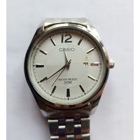Часы CASIO. Большие, диаметр корпуса 4,3 см.