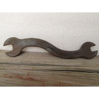 Старинный рожковый гаечный ключ