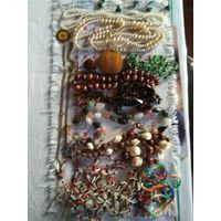 Лот  бижутерии.