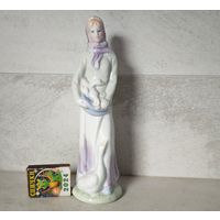 Статуэтка девушка с гусями