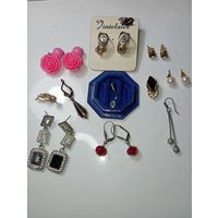 Сережки одним лотом , с рубля !