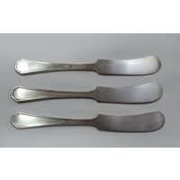 Ножи десертные (для масла) фирмы "Roger. BRO. A1" 40-50-е годы США. Длина 14.5 см. - 3 шт. Мельхиор посеребренный.